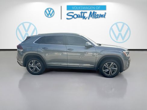 Certified 2024 Volkswagen Atlas Cross Sport SEL R-Line AWD/4WD image 8