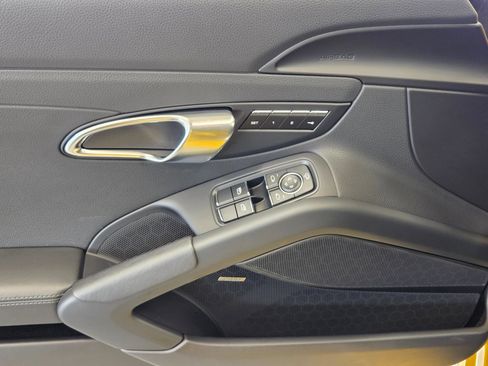 Certified 2024 Porsche 718 Boxster S RWD image 12