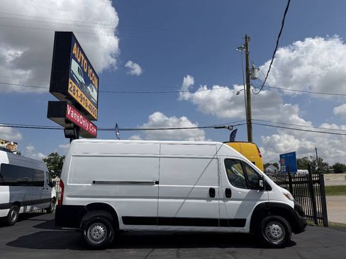 Used 2025 RAM ProMaster 3500 w/ Convenience Group FWD image 3