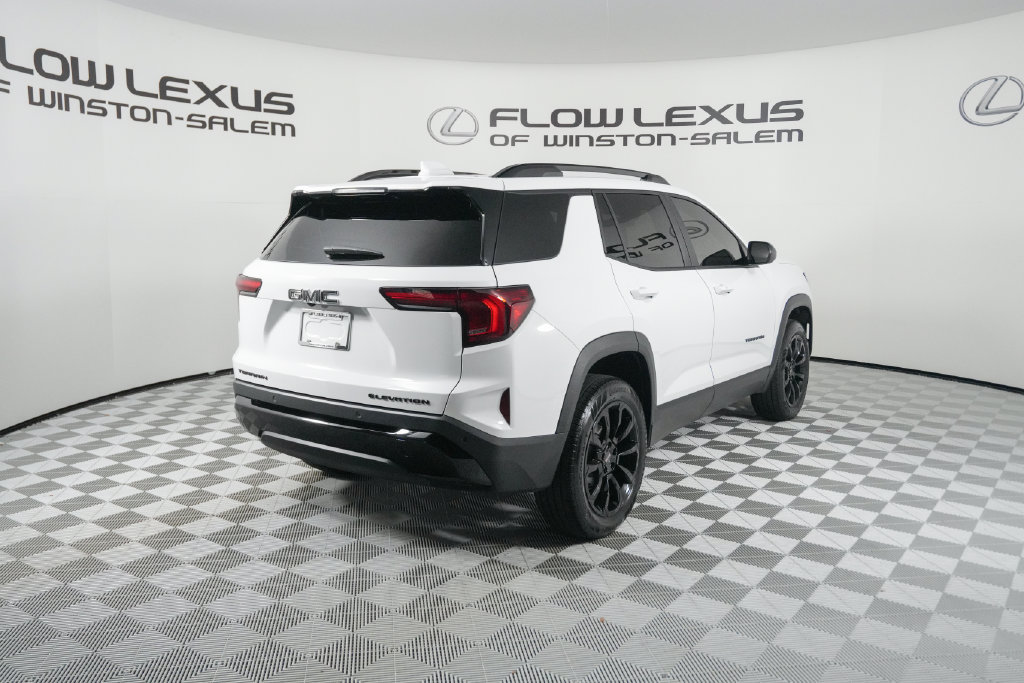 Used 2026 GMC Terrain Elevation w/ Elevation Premium Package FWD image 7