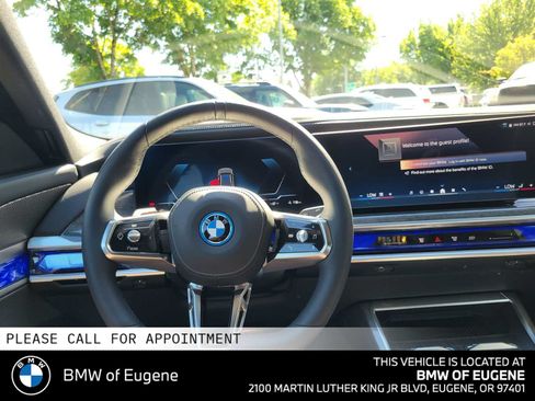 Used 2025 BMW i7 eDrive50 w/ M Sport Package RWD image 22