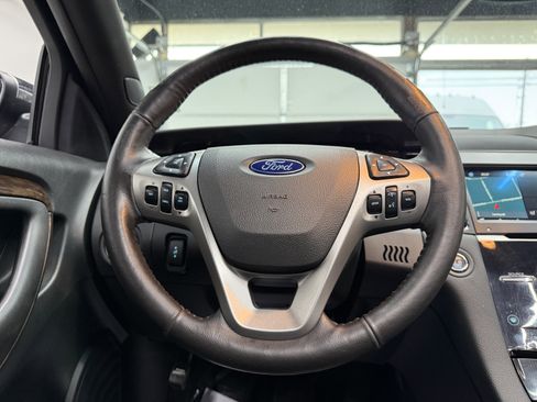 Used 2017 Ford Taurus Limited image 18