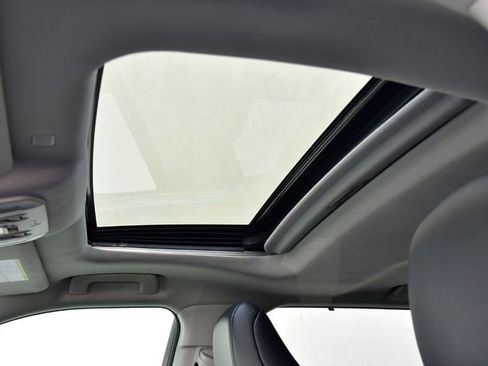 Certified 2022 Toyota Highlander XLE image 12