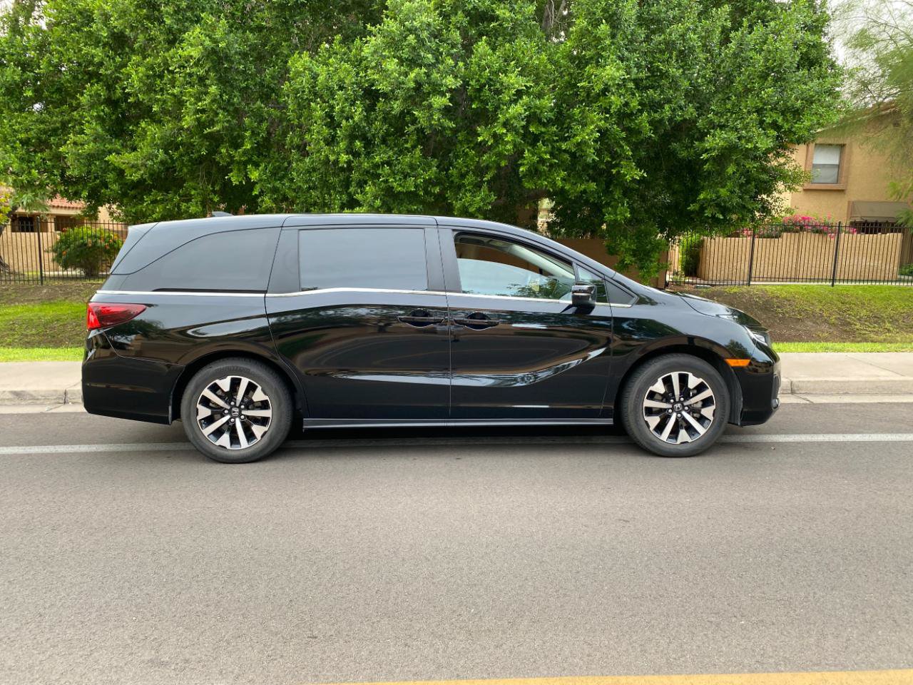 Used 2025 Honda Odyssey EX-L image 8