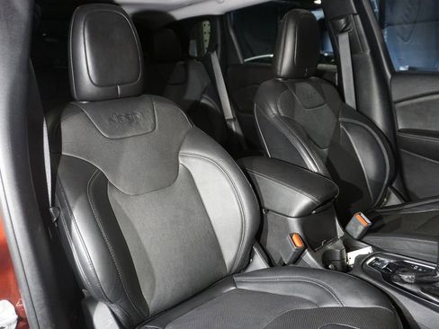 Used 2020 Jeep Cherokee Limited AWD/4WD image 19