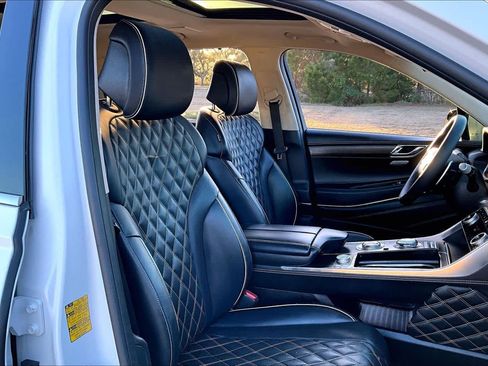 Used 2023 Genesis GV80 3.5T w/ Prestige Matte Package image 9