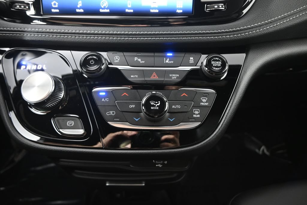New 2027 Chrysler Pacifica Select AWD/4WD image 31