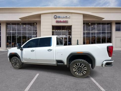 Certified 2024 GMC Sierra 2500 Denali Ultimate w/ Max Trailering Package AWD/4WD image 9