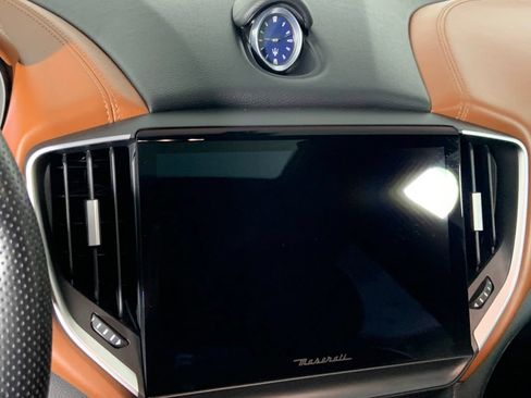 Used 2021 Maserati Ghibli RWD image 23