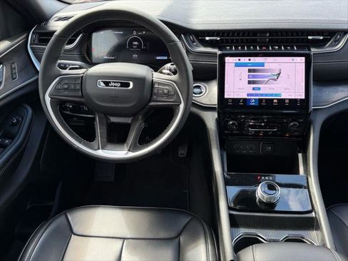 Certified 2025 Jeep Grand Cherokee L Limited w/ Black Appearance Package RWD image 30