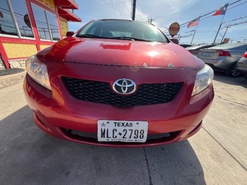 Used 2010 Toyota Corolla LE image 2