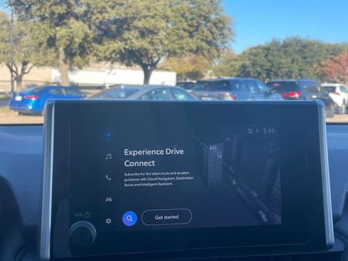 Used 2025 Toyota RAV4 XLE image 21