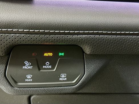 Used 2025 Volkswagen Atlas Cross Sport SEL R-Line image 10