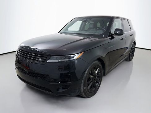 Used 2025 Land Rover Range Rover Sport SE image 3