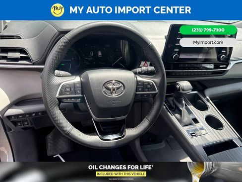 Used 2022 Toyota Sienna Limited AWD/4WD image 9