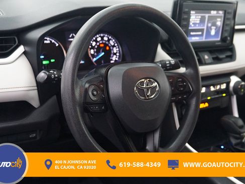 Used 2020 Toyota RAV4 XLE w/ Convenience Package AWD/4WD image 19