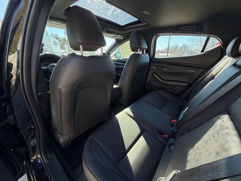 New 2026 MAZDA MAZDA3 Hatchback w/Premium Plus Pkg image 28