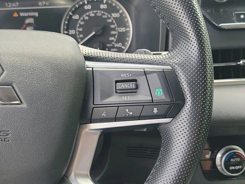 Used 2024 Mitsubishi Outlander SE AWD/4WD image 26