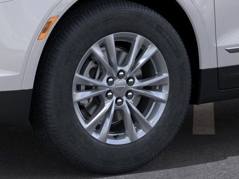 New 2025 Cadillac XT5 Luxury image 9