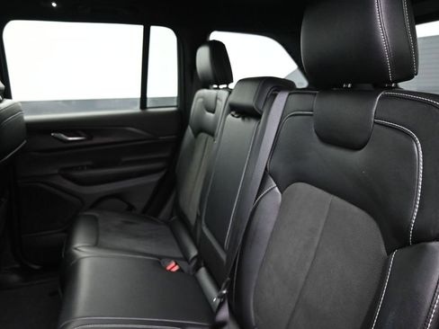 Used 2024 Jeep Grand Cherokee Altitude image 14