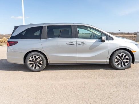 Used 2025 Honda Odyssey EX-L image 8