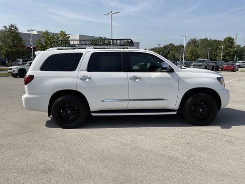 Used 2019 Toyota Sequoia Limited w/ Safety & Convenience Package image 7