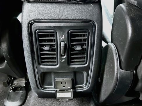 Used 2019 Jeep Grand Cherokee Altitude RWD image 16