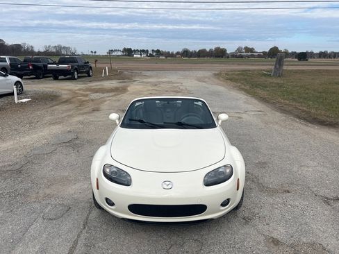 Used 2008 MAZDA MX-5 Miata Sport image 28