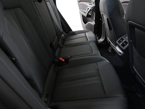 Used 2025 Audi Q5 Premium Plus AWD/4WD image 27
