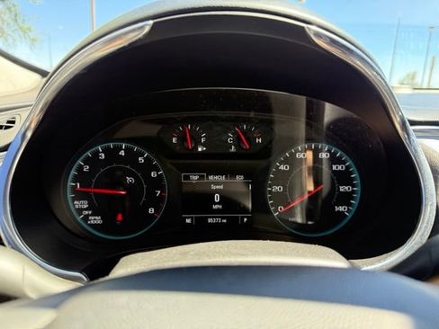 Used 2021 Chevrolet Malibu LT FWD image 14