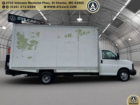 Used 2013 Chevrolet Express 3500 Extended image 2