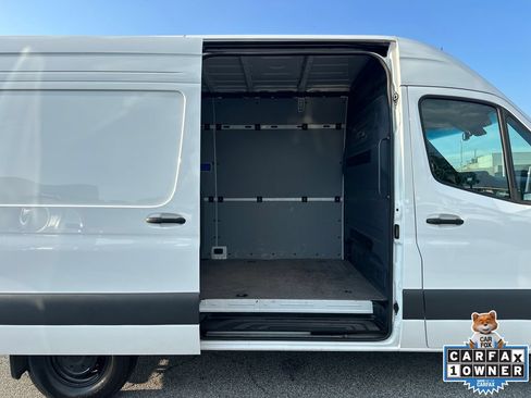 Used 2025 Mercedes-Benz Sprinter 2500 image 16