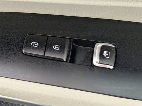 Used 2024 Kia Telluride S image 35