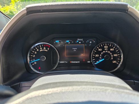 Used 2016 Ford F150 Lariat w/ Equipment Group 502A Luxury AWD/4WD image 19