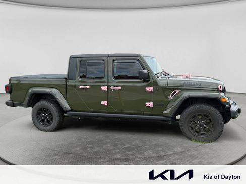 Used 2023 Jeep Gladiator Sport AWD/4WD image 4
