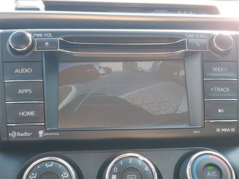 Used 2017 Toyota RAV4 LE image 29