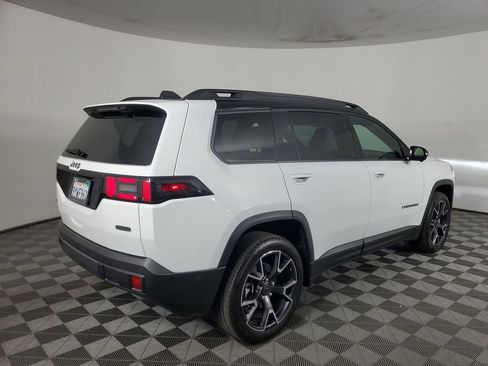 Used 2026 Jeep Cherokee Overland w/ Advanced Pro Tech Group AWD/4WD image 4