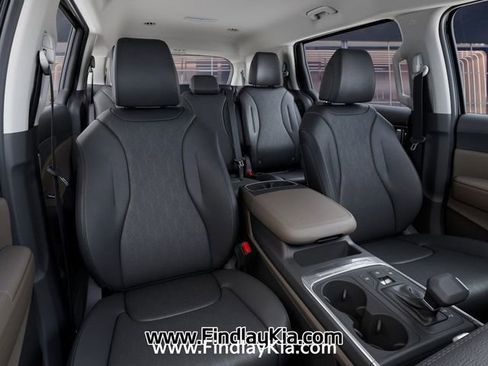 New 2026 Kia Carnival FWD image 18