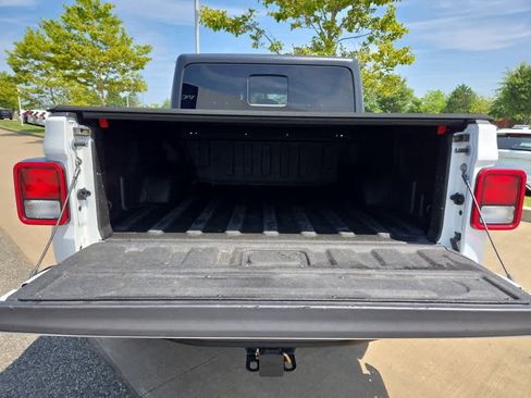 Used 2021 Jeep Gladiator Sport image 17