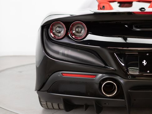 Certified 2021 Ferrari F8 Tributo image 38