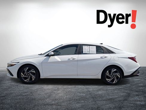 Used 2025 Hyundai Elantra SEL FWD image 7