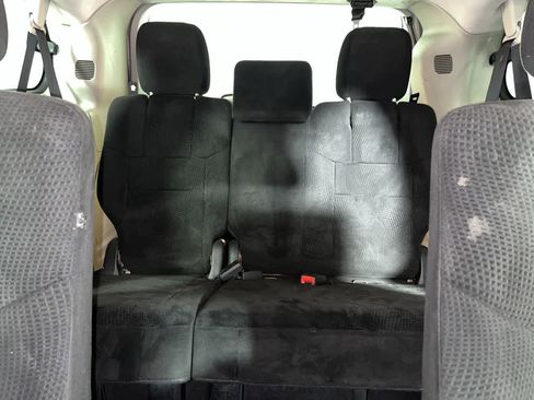 Used 2012 Dodge Grand Caravan SXT image 24