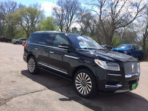 Used 2019 Lincoln Navigator Reserve AWD/4WD image 4