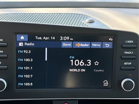 Used 2023 Hyundai Elantra SEL FWD image 11