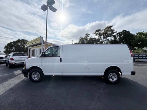 Used 2018 Chevrolet Express 2500 Extended image 6
