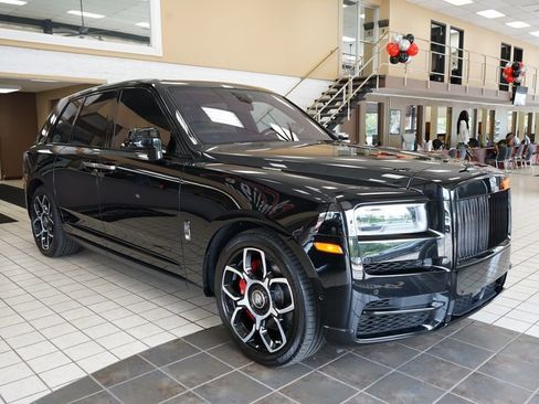Used 2022 Rolls-Royce Cullinan Black Badge w/ Dark Exterior Package AWD/4WD image 24