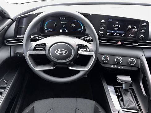 New 2026 Hyundai Elantra SE image 17