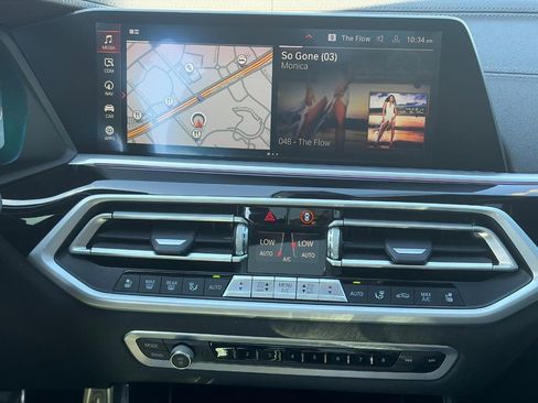 Used 2021 BMW X5 M50i w/ Executive Package AWD/4WD image 15