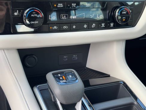 New 2025 Nissan Pathfinder SV image 26