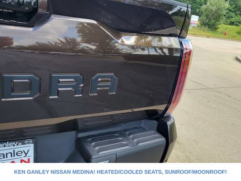 Used 2025 Toyota Tundra Limited AWD/4WD image 17